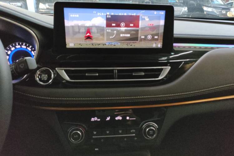 Used CHANGAN Eado DT 2018 1.6L Automatic Luxury Model Interior 4