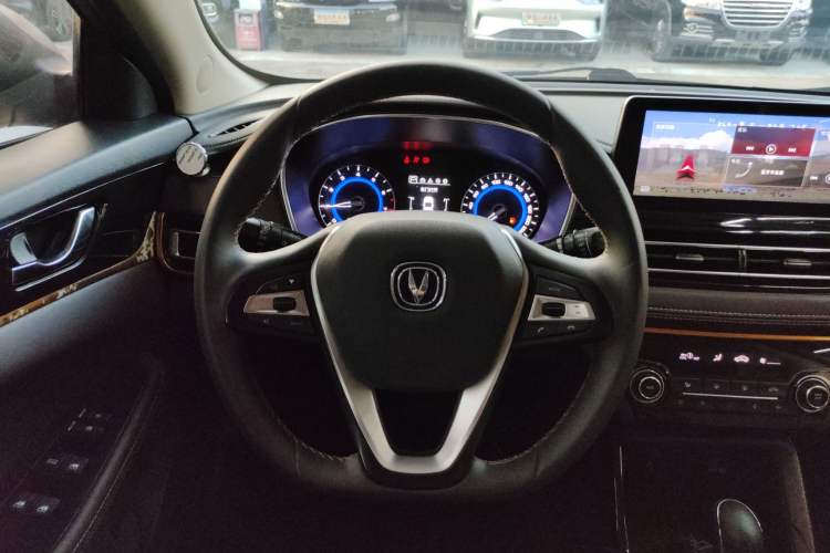 Used CHANGAN Eado DT 2018 1.6L Automatic Luxury Model Interior 7