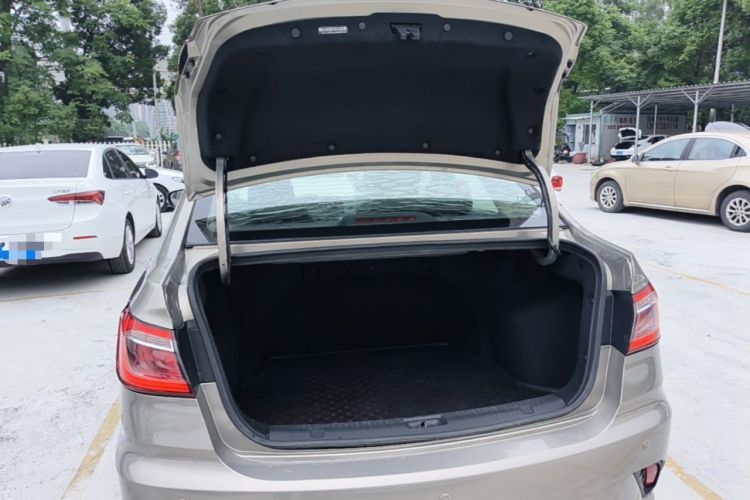 Used CHANGAN Eado DT 2018 1.6L Manual Smart Enjoyment Model Trunk