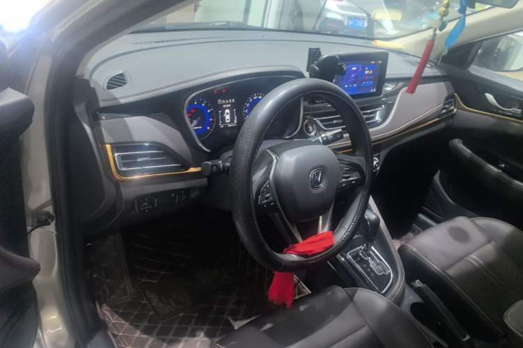 Used CHANGAN Eado DT 2018 1.6L Automatic Smart Enjoyment Model Center Console