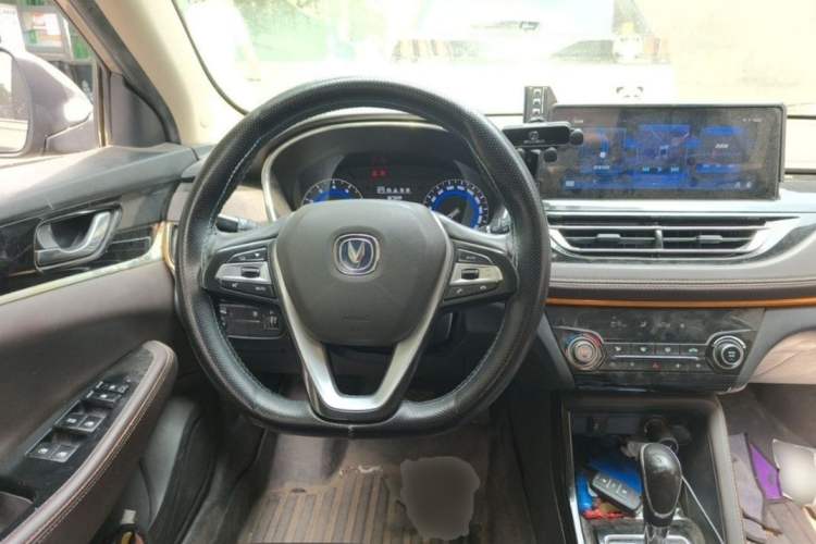 Used CHANGAN Eado DT 2018 1.6L Automatic Luxury Model Interior 2
