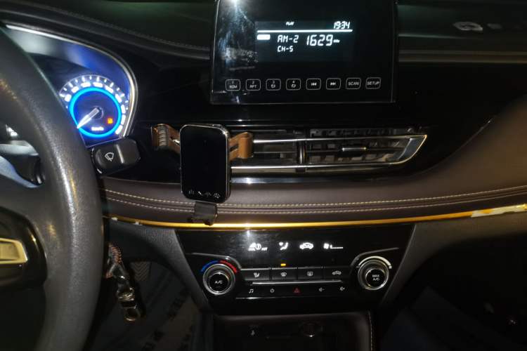 Used CHANGAN Eado DT 2018 1.6L Manual Enjoyment Model Audio And AC Panel
