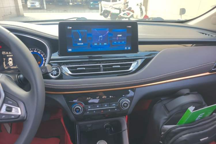 Used CHANGAN Eado DT 2018 1.6L Automatic Smart Enjoyment Model Audio And AC Panel