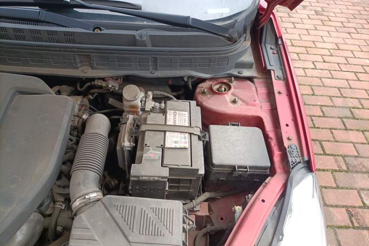 Used CHANGAN Eado DT 2018 1.6L Manual Luxury Model Engine Bay Left