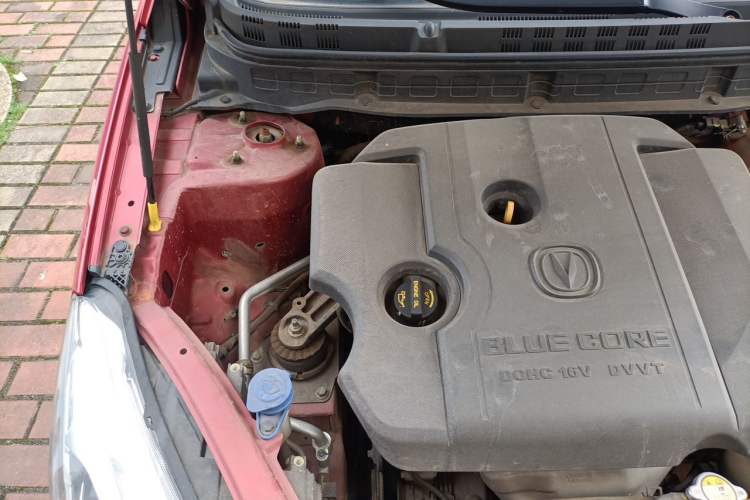 Used CHANGAN Eado DT 2018 1.6L Manual Luxury Model Engine Bay Right