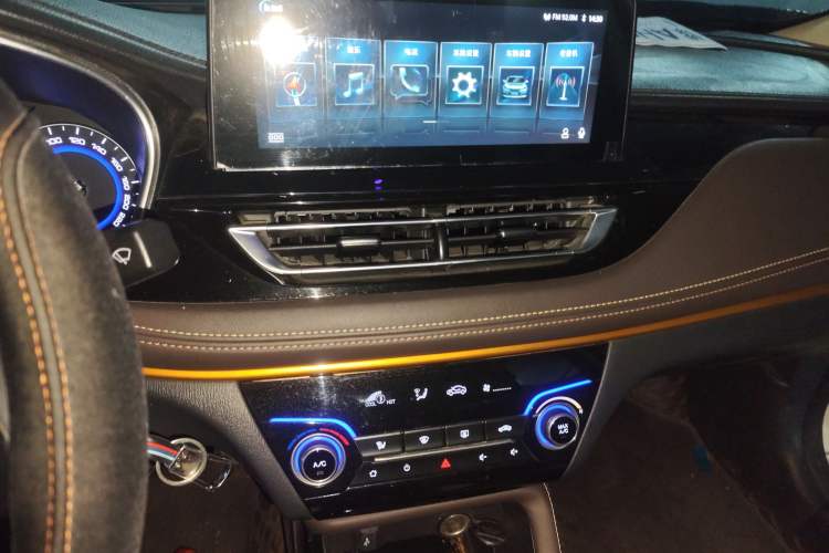 Used CHANGAN Eado DT 2018 1.6L Manual Smart Enjoyment Model Audio And AC Panel