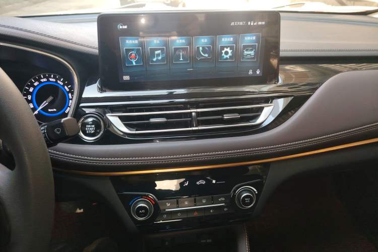 Used CHANGAN Eado DT 2018 1.6L Automatic Smart Enjoyment Model Audio And AC Panel