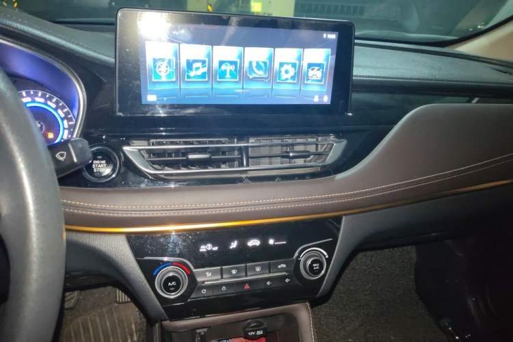 Used CHANGAN Eado DT 2018 1.6L Automatic Smart Enjoyment Model Audio And AC Panel