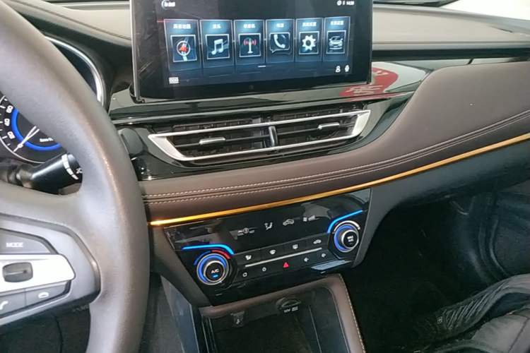 Used CHANGAN Eado DT 2018 1.6L Manual Smart Enjoyment Model Audio And AC Panel
