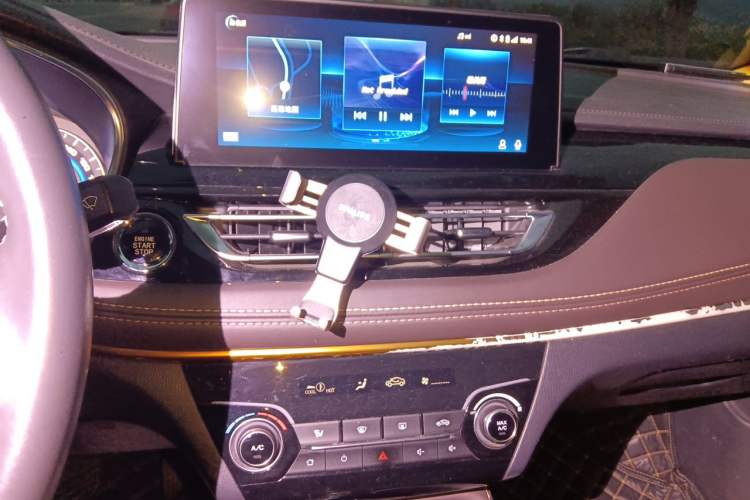 Used CHANGAN Eado DT 2018 1.6L Automatic Luxury Model Audio And AC Panel