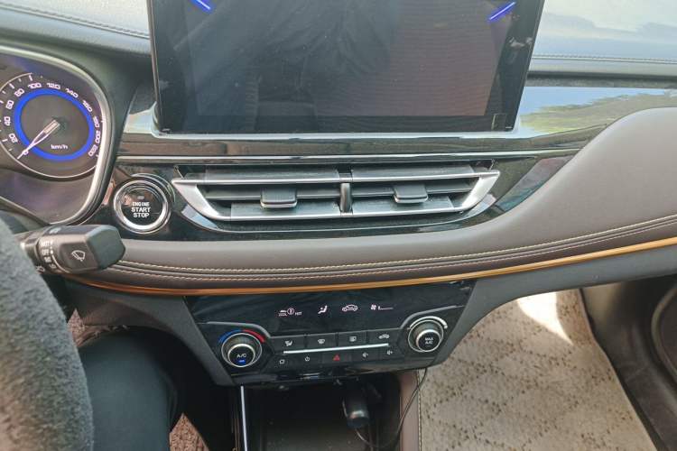 Used CHANGAN Eado DT 2018 1.6L Automatic Smart Enjoyment Model Audio And AC Panel