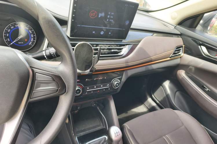 Used CHANGAN Eado DT 2018 1.6L Manual Enjoyment Model Audio And AC Panel