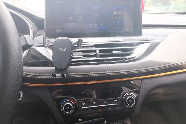 Used CHANGAN Eado DT 2018 1.6L Manual Smart Enjoyment Model Audio And AC Panel
