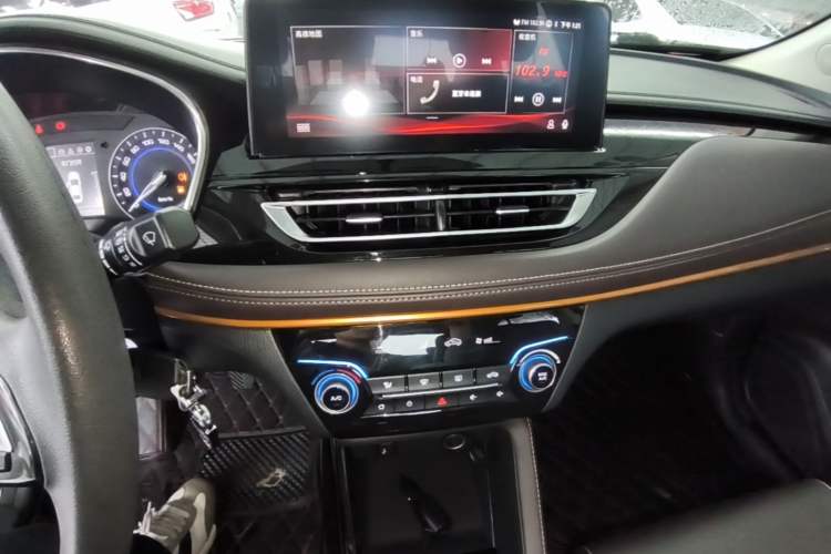 Used CHANGAN Eado DT 2018 1.6L Manual Smart Enjoyment Model Audio And AC Panel