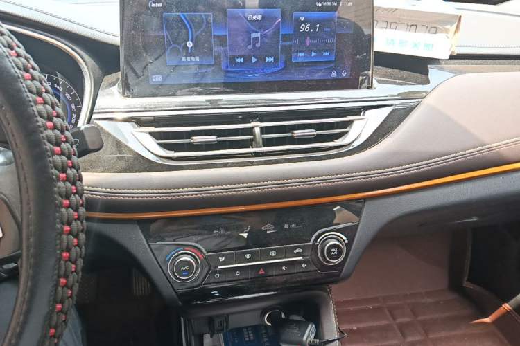 Used CHANGAN Eado DT 2018 1.6L Manual Smart Enjoyment Model Audio And AC Panel
