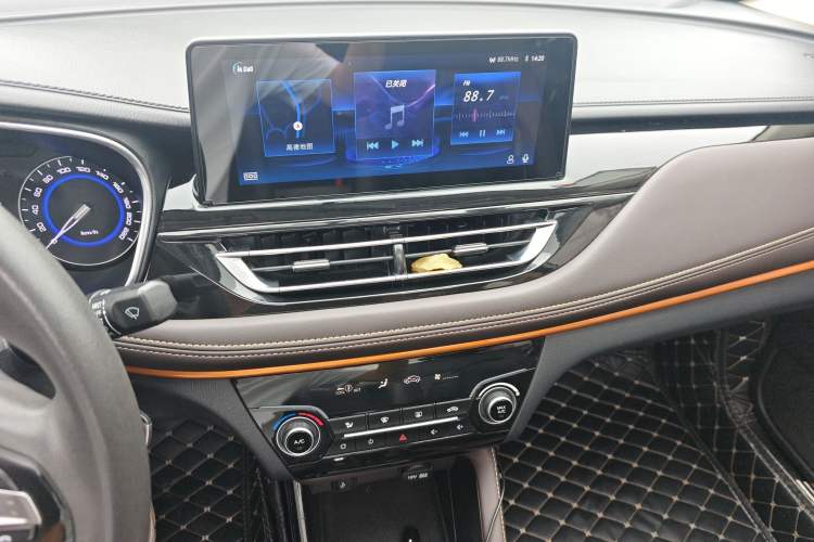 Used CHANGAN Eado DT 2018 1.6L Manual Smart Enjoyment Model Audio And AC Panel