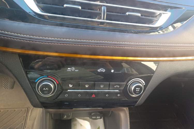 Used CHANGAN Eado DT 2018 1.6L Manual Comfort Model Audio And AC Panel