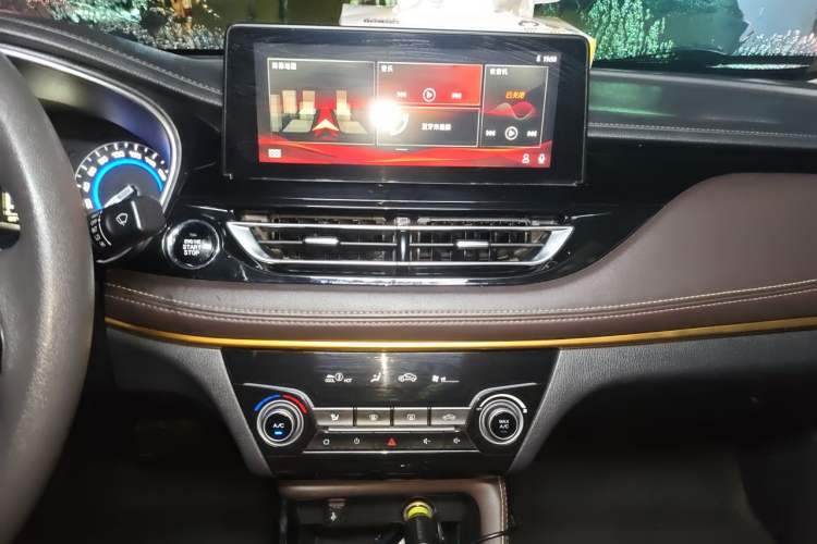 Used CHANGAN Eado DT 2018 1.6L Automatic Smart Enjoyment Model Audio And AC Panel