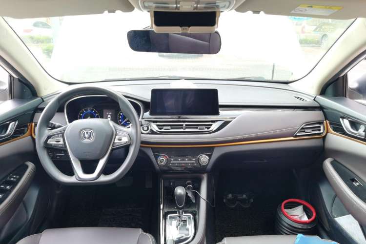 Used CHANGAN Eado DT 2018 1.6L Automatic Smart Enjoyment Model Center Console