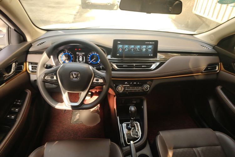 Used CHANGAN Eado DT 2018 1.6L Automatic Smart Enjoyment Model Center Console