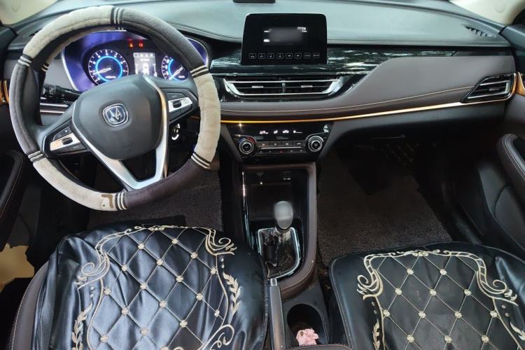 Used CHANGAN Eado DT 2018 1.6L Manual Enjoyment Model Center Console