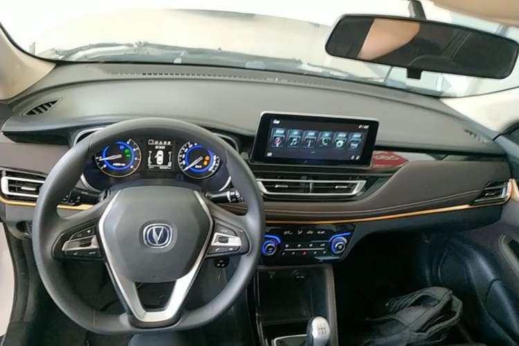 Used CHANGAN Eado DT 2018 1.6L Manual Smart Enjoyment Model Center Console