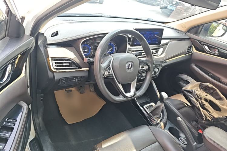 Used CHANGAN Eado DT 2018 1.6L Manual Smart Enjoyment Model Center Console