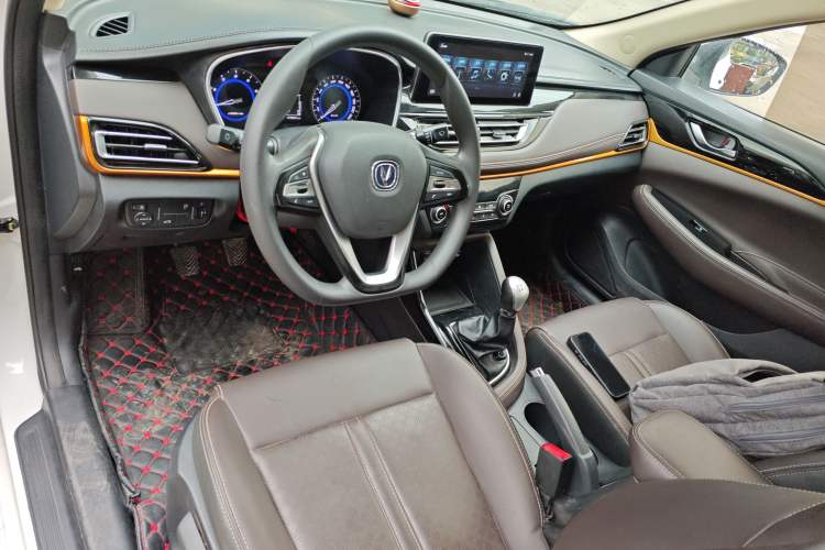 Used CHANGAN Eado DT 2018 1.6L Manual Smart Enjoyment Model Center Console