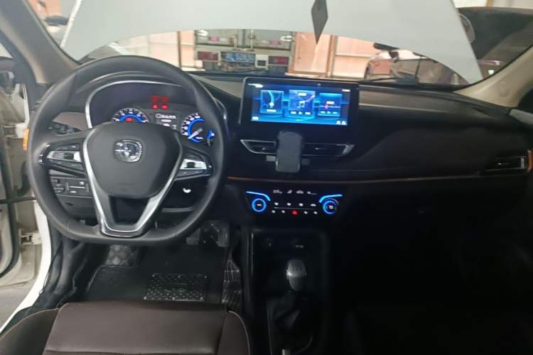 Used CHANGAN Eado DT 2018 1.6L Manual Smart Enjoyment Model Center Console