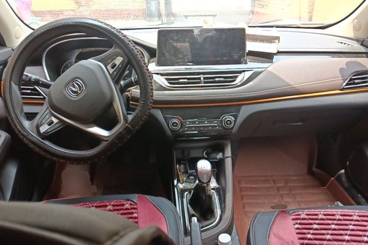 Used CHANGAN Eado DT 2018 1.6L Manual Smart Enjoyment Model Center Console
