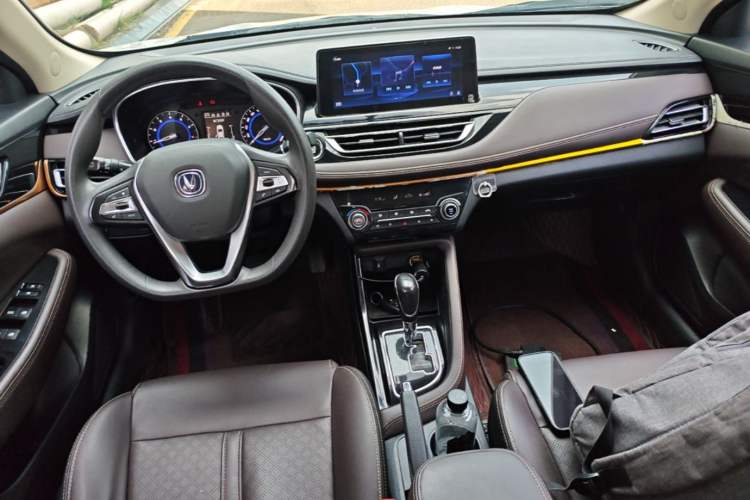 Used CHANGAN Eado DT 2018 1.6L Automatic Smart Enjoyment Model Center Console