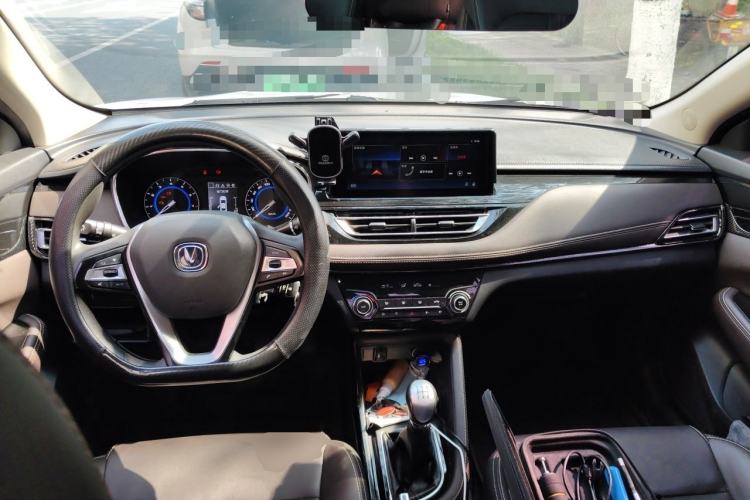 Used CHANGAN Eado DT 2018 1.6L Manual Smart Enjoyment Model Center Console