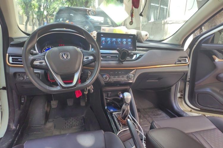 Used CHANGAN Eado DT 2018 1.6L Manual Smart Enjoyment Model Center Console
