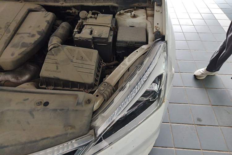 Used CHANGAN Eado DT 2018 1.6L Manual Luxury Model Engine Bay Left
