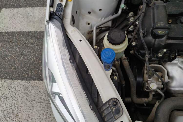 Used CHANGAN Eado DT 2018 1.6L Manual Comfort Model Engine Bay Right