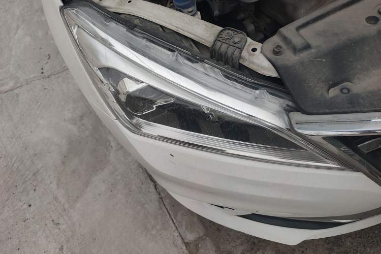 Used CHANGAN Eado DT 2018 1.6L Automatic Luxury Model Exterior 6