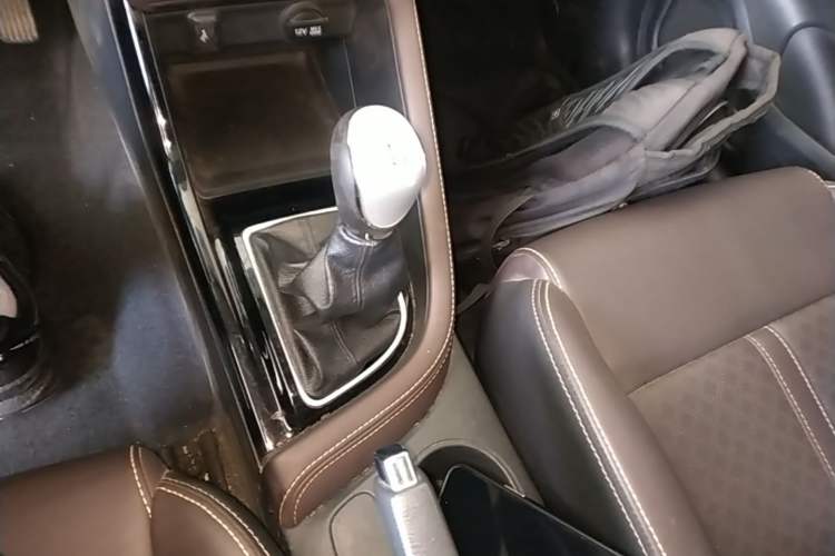 Used CHANGAN Eado DT 2018 1.6L Manual Smart Enjoyment Model Gear Lever