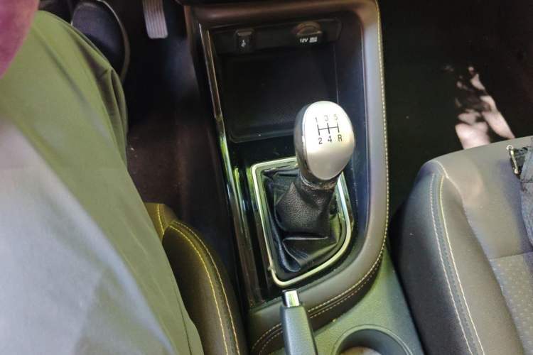 Used CHANGAN Eado DT 2018 1.6L Manual Enjoyment Model Gear Lever