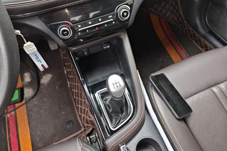 Used CHANGAN Eado DT 2018 1.6L Manual Smart Enjoyment Model Gear Lever