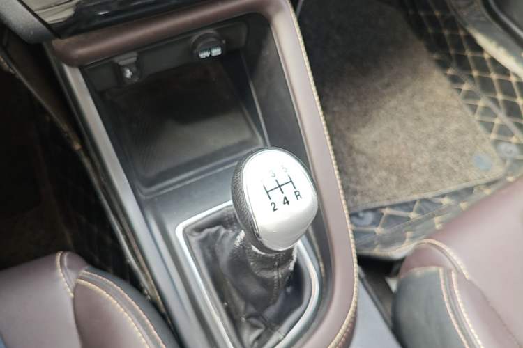 Used CHANGAN Eado DT 2018 1.6L Manual Smart Enjoyment Model Gear Lever
