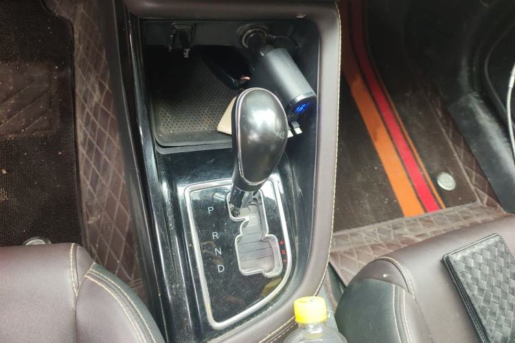 Used CHANGAN Eado DT 2018 1.6L Automatic Luxury Model Gear Lever
