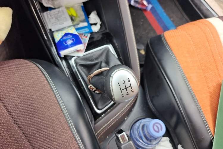 Used CHANGAN Eado DT 2018 1.6L Manual Enjoyment Model Gear Lever