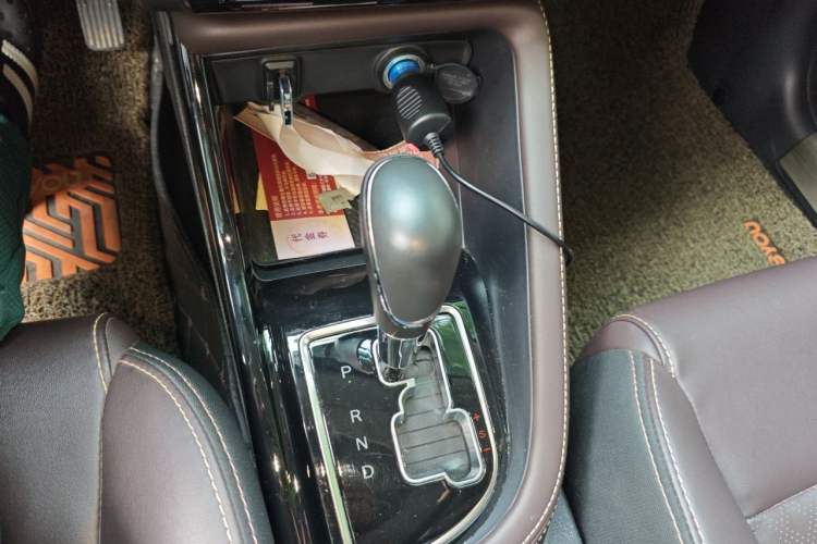 Used CHANGAN Eado DT 2018 1.6L Automatic Luxury Model Gear Lever