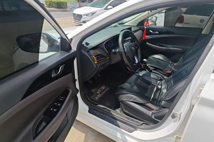 Used CHANGAN Eado DT 2018 1.6L Manual Smart Enjoyment Model Interior 2