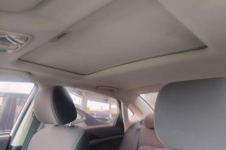 Used CHANGAN Eado DT 2018 1.6L Manual Comfort Model Interior 4