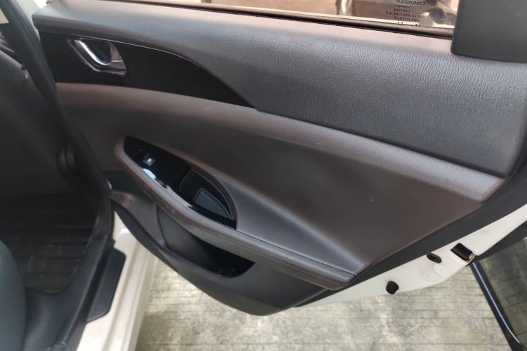 Used CHANGAN Eado DT 2018 1.6L Manual Comfort Model Interior 4