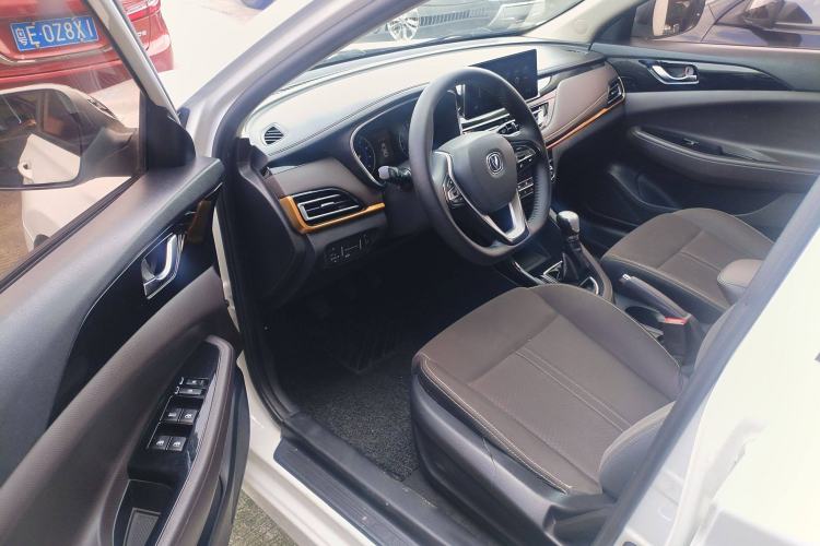 Used CHANGAN Eado DT 2018 1.6L Manual Comfort Model Interior 7