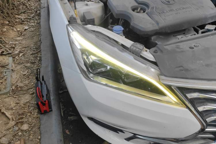 Used CHANGAN Eado DT 2018 1.6L Automatic Smart Enjoyment Model Right Front Headlight