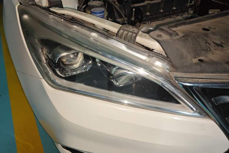 Used CHANGAN Eado DT 2018 1.6L Automatic Enjoyment Model Right Front Headlight