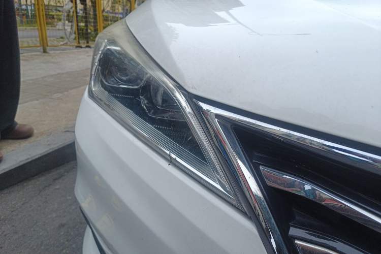 Used CHANGAN Eado DT 2018 1.6L Automatic Smart Enjoyment Model Right Front Headlight